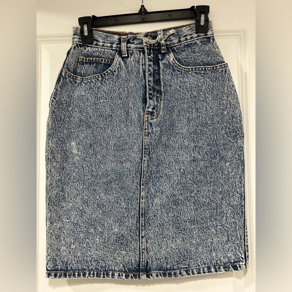 Vintage 80’s Jordache Acid Wash Denim Skirt